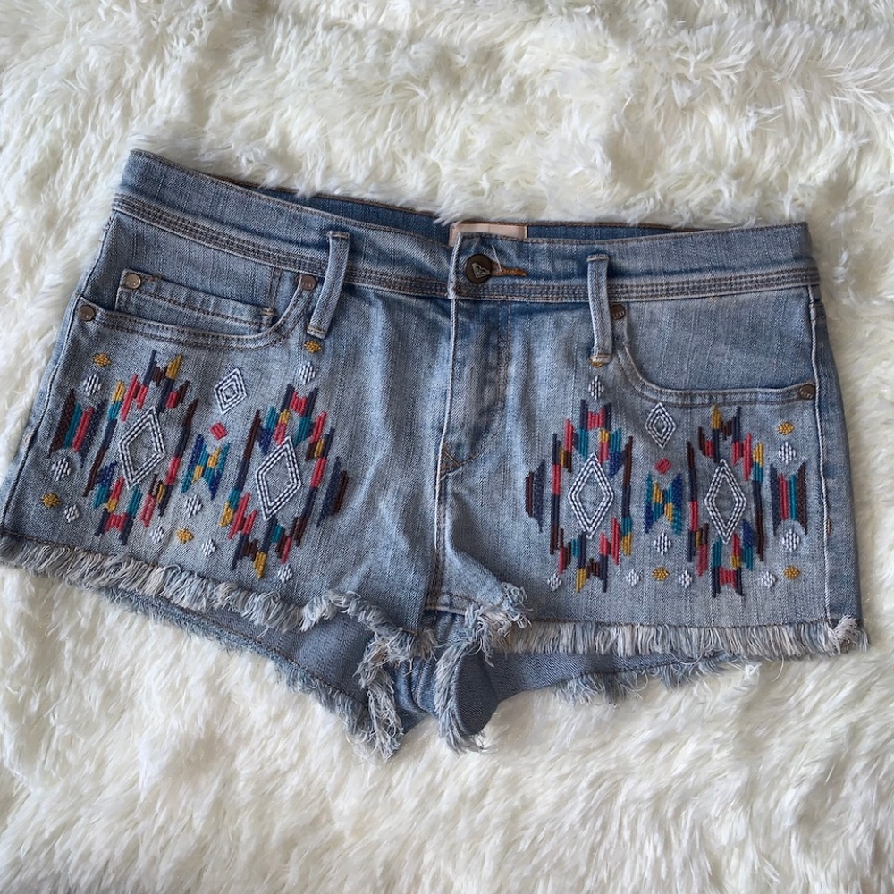 Roxy Light Denim Shorts with Embroidery Size 9 / 2
